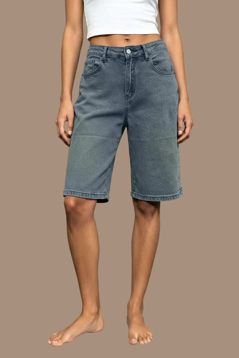 Vintage Inspired Bermuda Shorts with Functional Pockets