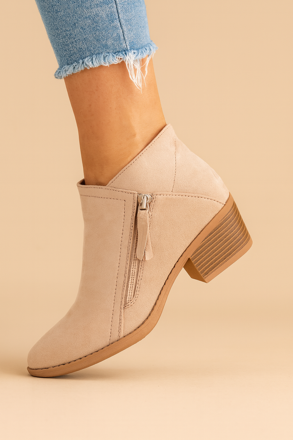 Stylish Black Ankle Boots With Side Zipper, Block Heel & Anatomical Support 7