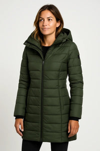 Stylish Black Puffer Jacket for Urban Winter Warmth and Comfort 5