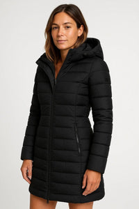 Stylish Black Puffer Jacket for Urban Winter Warmth and Comfort 6
