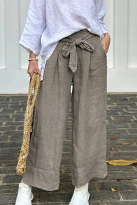 Versatile Linen Trousers with Pocket Detail for Effortless Work Style 1