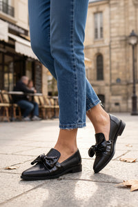 Elegant Pointed Toe Bow Loafers