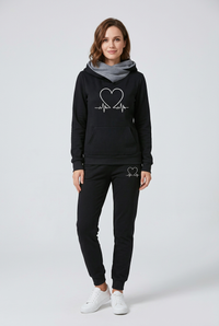 Aliya black set worn by a European woman