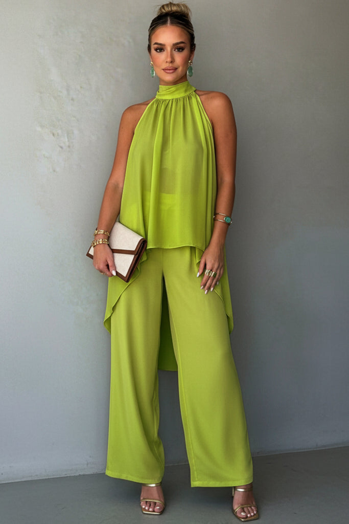 Refined Two-Piece Outfit with Modern Minimalist Appeal