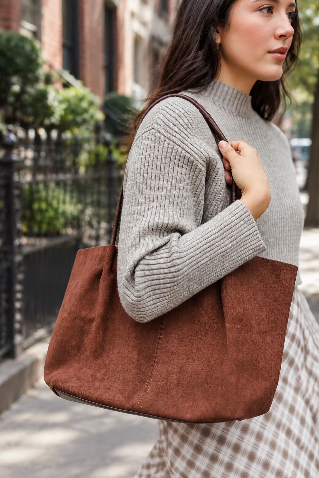 Versatile 2-in-1 Handbag for Modern Everyday Carrying