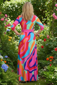 Maxikleid mit abstraktem Print und Dreiviertelärmeln