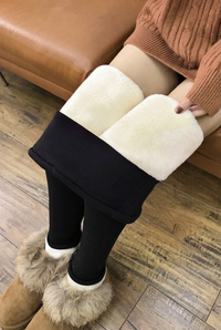 Esme black leggings, fleece lining detail