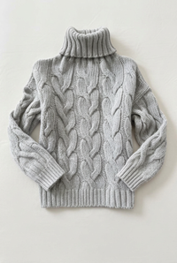 Grey Winnie jumper studio preview
