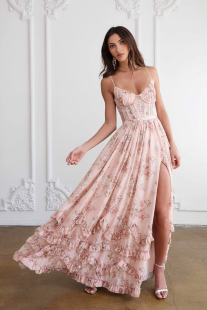 Modern Maxi Dress with Classic Fashion Appeal
