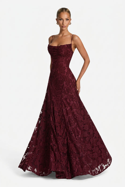 Abendkleid mit ausgestelltem Schnitt