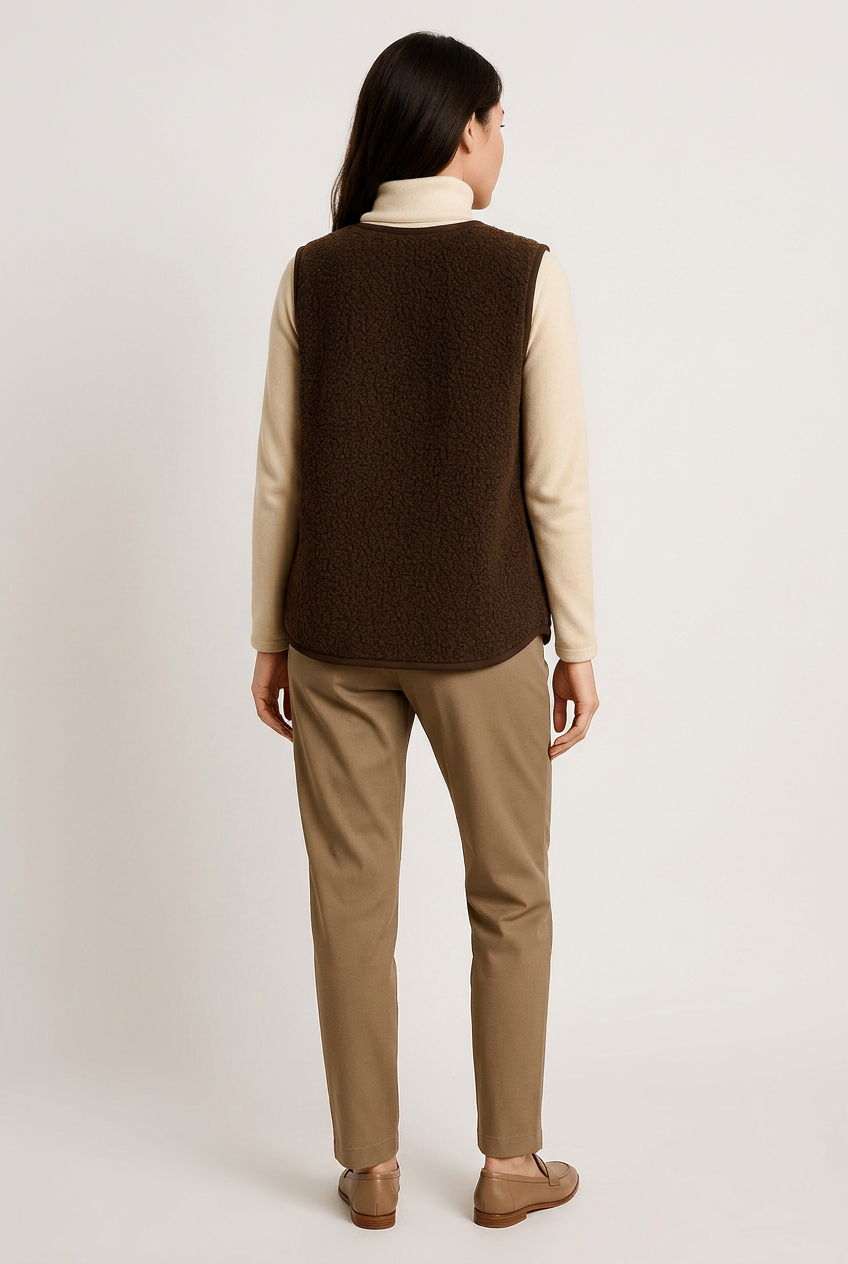 Kaylah dark gilet back studio preview
