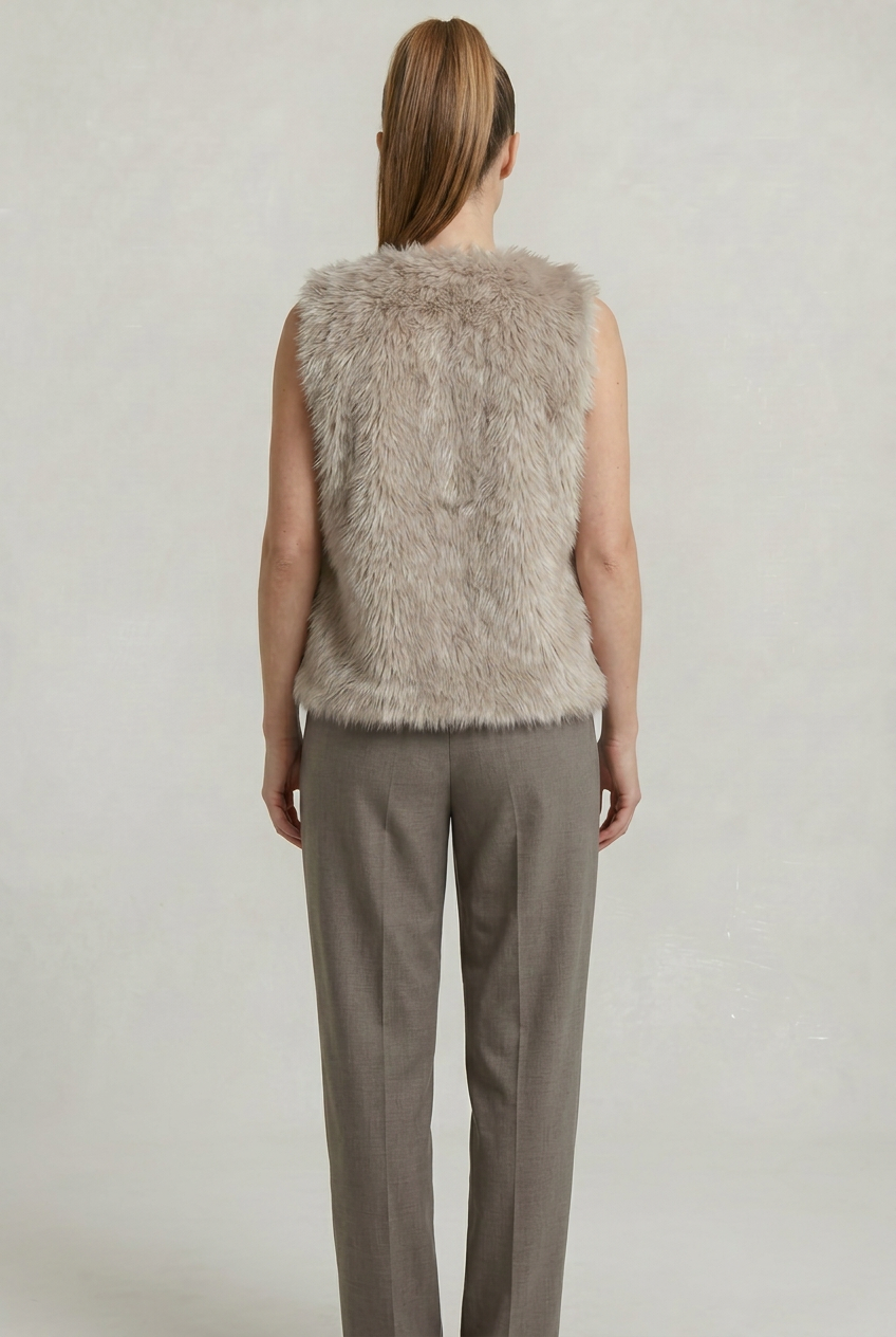 Nancy gilet, closer back view