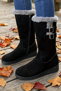 Winterstiefel mit Plüschbündchen bis zur Mitte der Wade